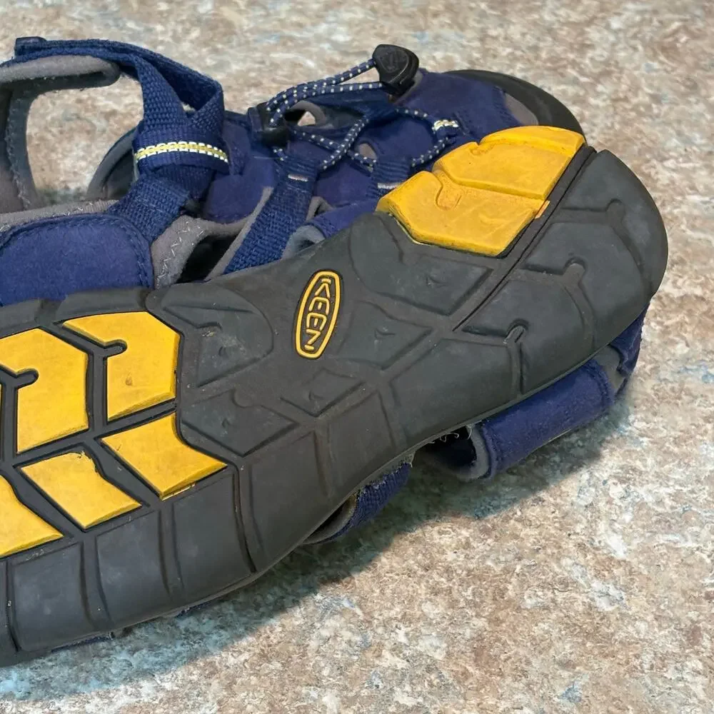 KEEN Boys Children's Newport H2 Outdoor Water Hiking Outdoors Sandals Size